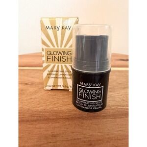 Mary Kay Glowing Finish Illuminating Stick Gold 092076 New in Box